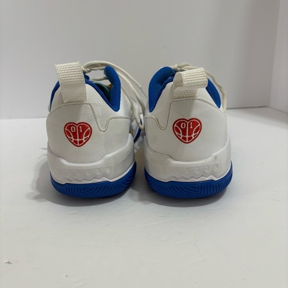 Nike Air Jordan Westbrook
One Take 4 UCLA Bruins
White Blue main image 4